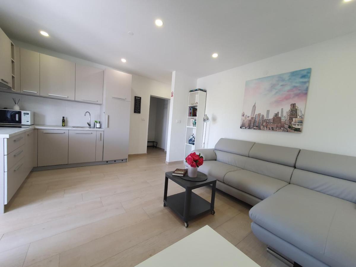 Apartmani Melanie Poreč Eksteriør billede