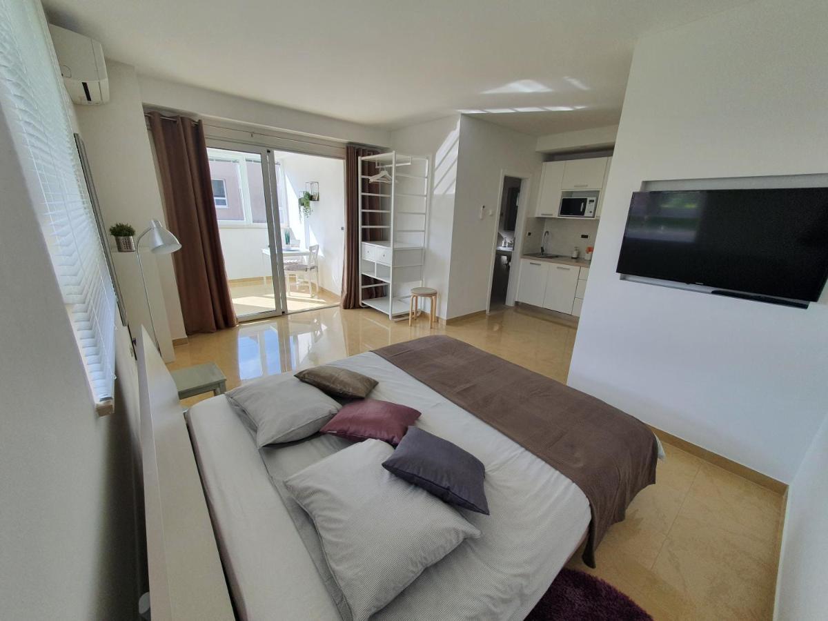 Apartmani Melanie Poreč Eksteriør billede